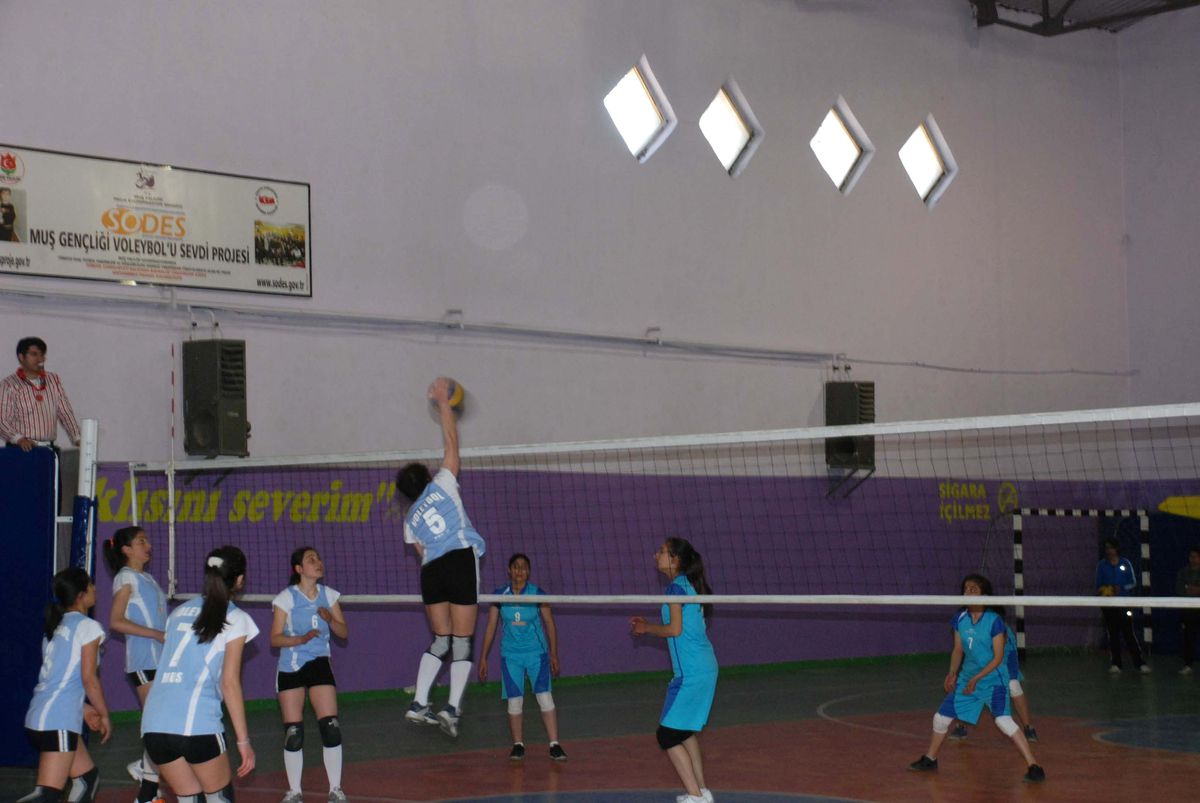 Muşlu Kızlar Yarıl Finalde