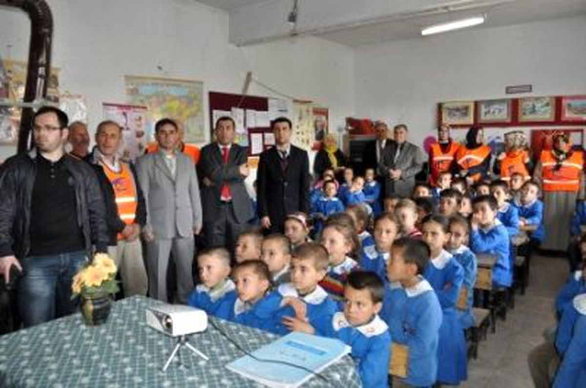Öğrencilere 23 Nisan Sürprizi