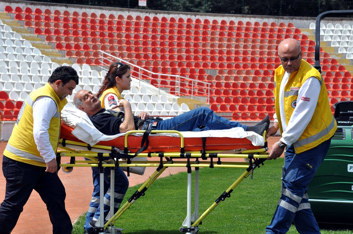 (Özel Haber) Beyin Damarları Tıkanan Hasta Ambulans Helikopterle Bursa\'ya Sevk Edildi