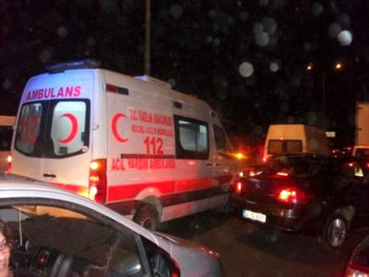 TIR Öğrenci Servisine Çarptı