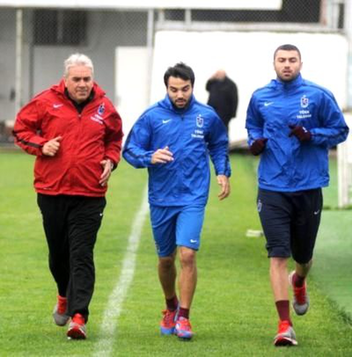 Trabzonspor Koltuğu Beşiktaş'a Kaptırmak İstemiyor