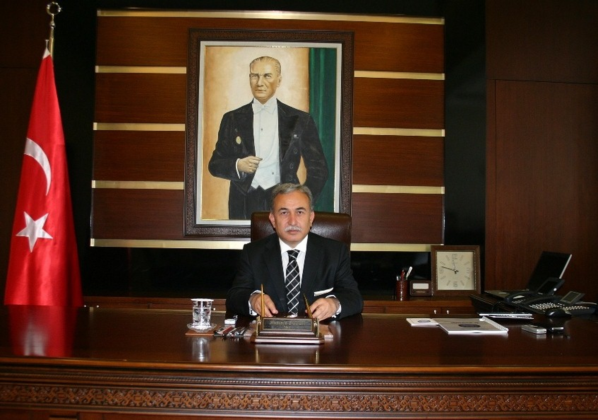 Vali Büyük\'ten 23 Nisan Ulusal Egemenlik ve Çocuk Bayramı Mesajı
