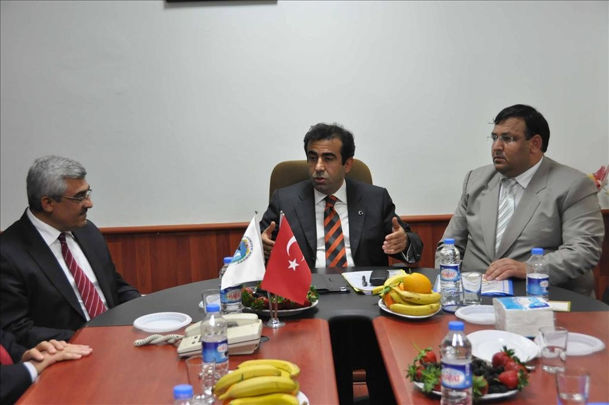 Vali Güzeloğlu Muz Üreticilerinin Sorunlarını Dinledi