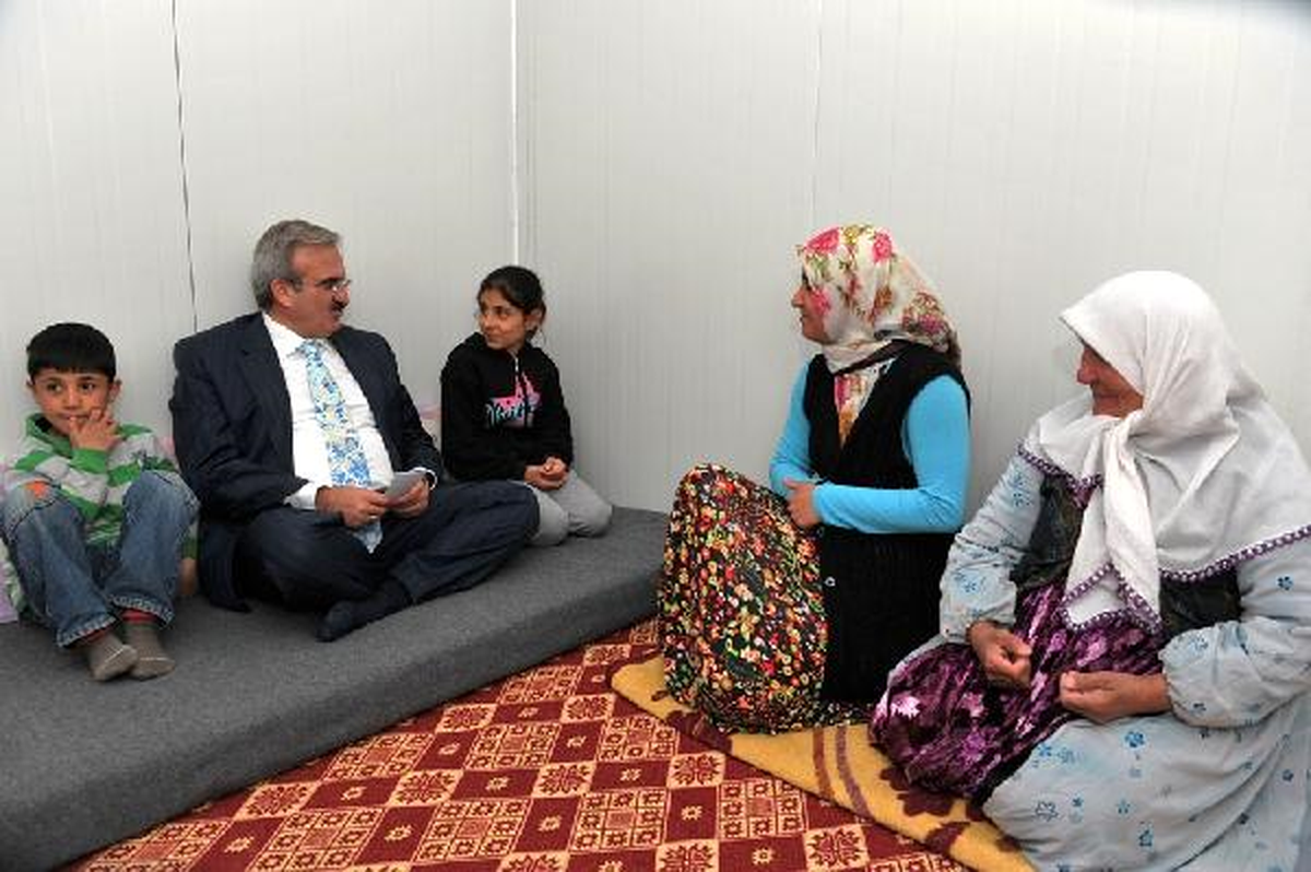 Vali Karaloğlu\'ndan, 2 Çocuklu Dul Depremze Kadına Konut Sözü