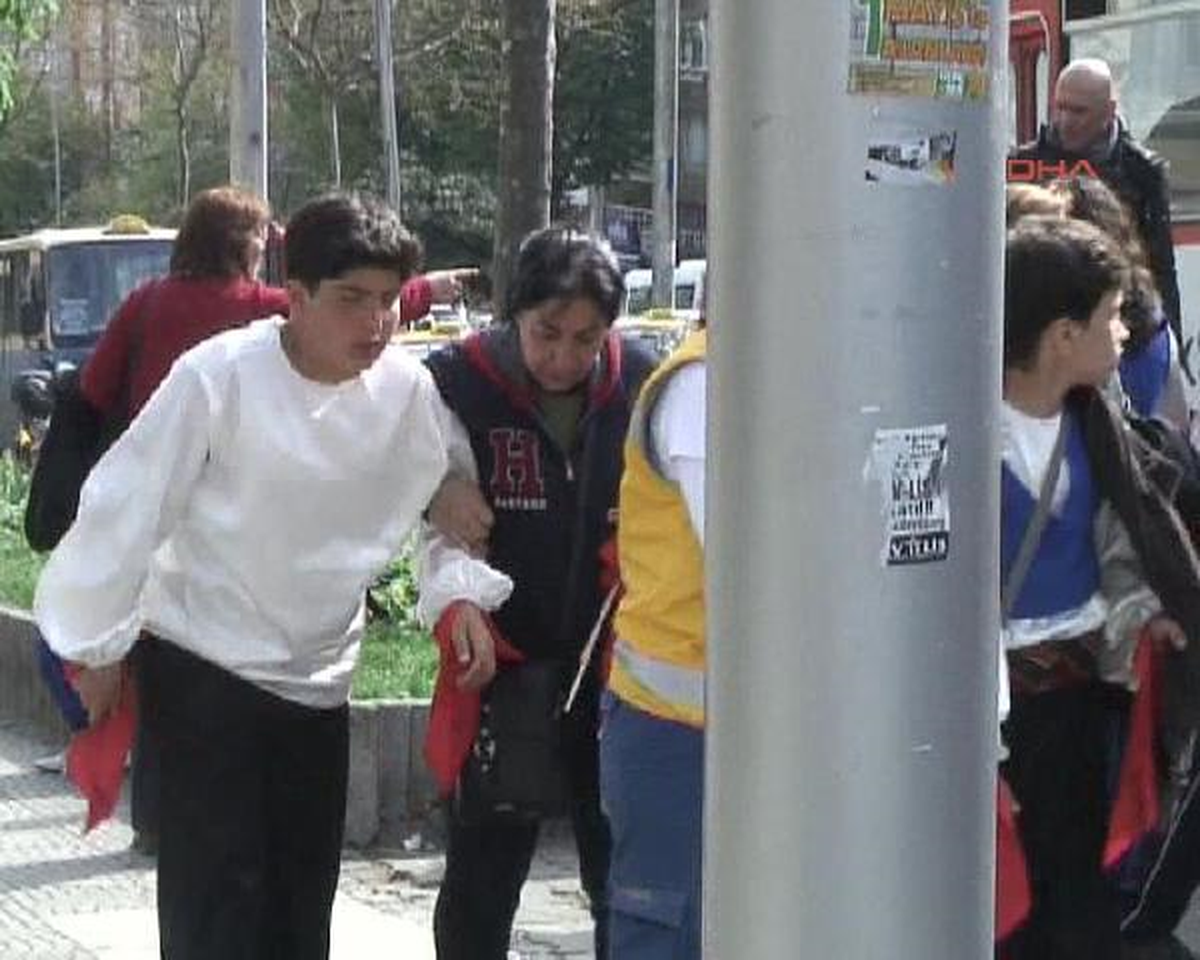 23 Nisan Provası Dönüşü Kaza : 13 Yaralı