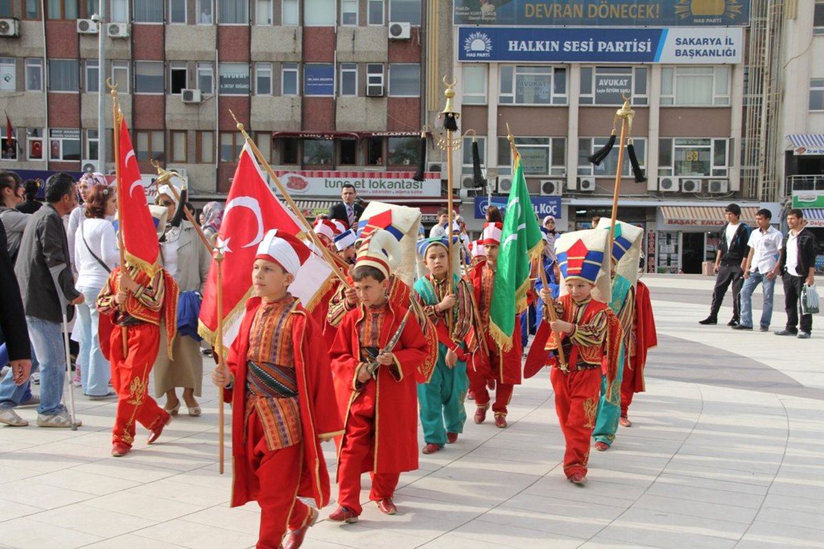 8. Sakarya Uluslar Arası Egemenlik Haftası Halk Oyunları Festivali