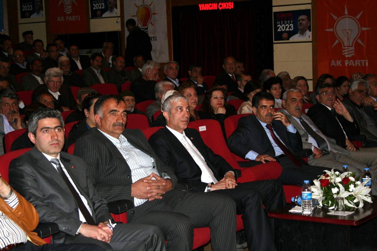 AK Parti Kars Merkez İlçe Danışma Toplantısı Yapıldı
