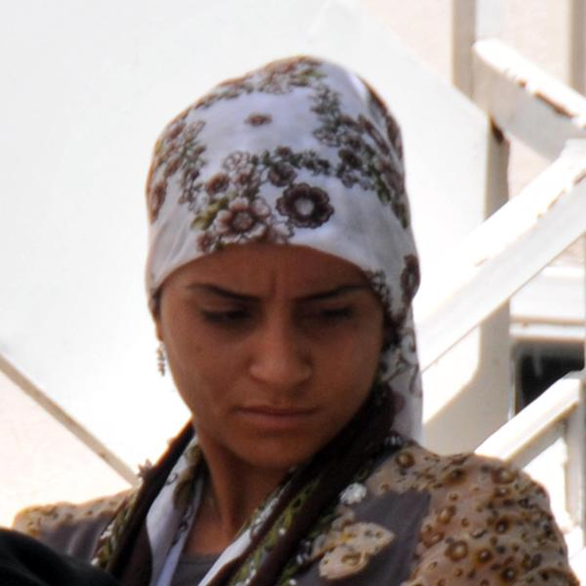 Babadan Düğüne İzinsiz Giden Kızına Dayak