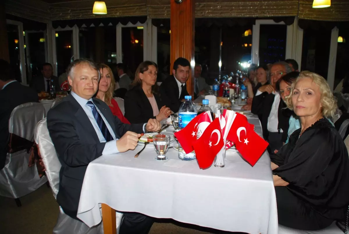 Bafra\'da 23 Nisan Gecesi