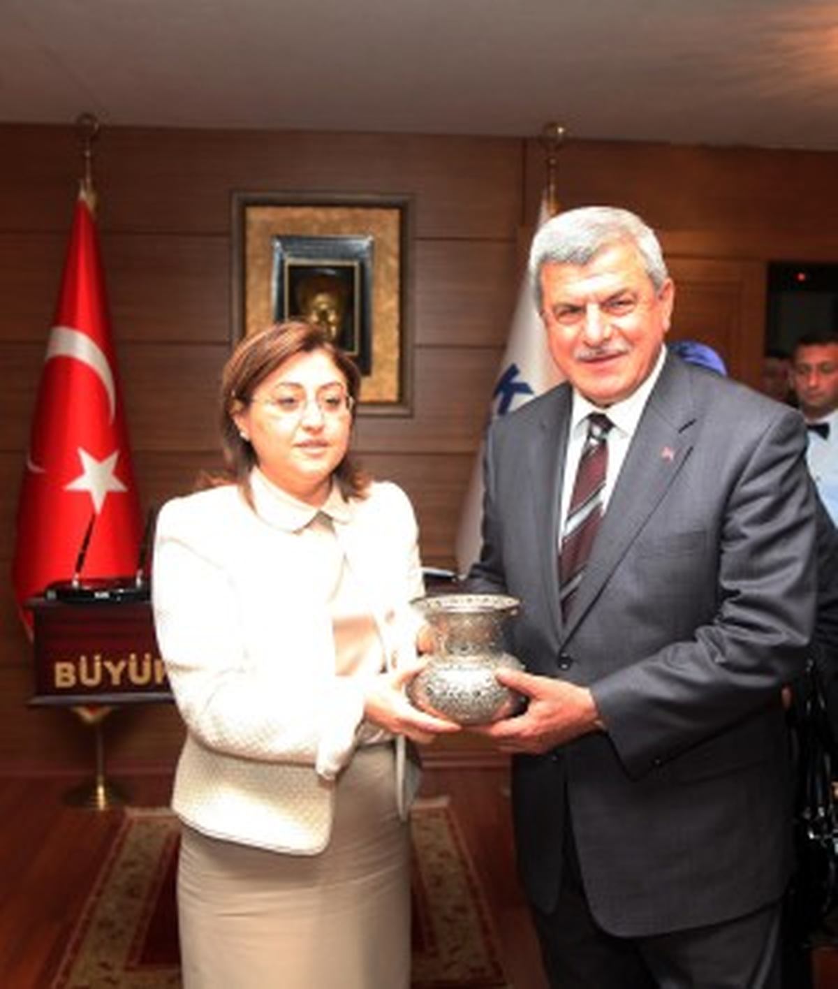 Bakan Şahin'den Büyükşehir'e Ziyaret