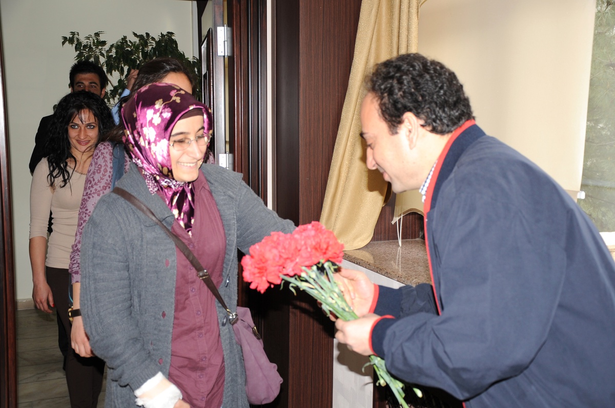 Baydemir, Sosyal Medyada Tanıştığı Vatandaşlarla Bir Araya Geldi
