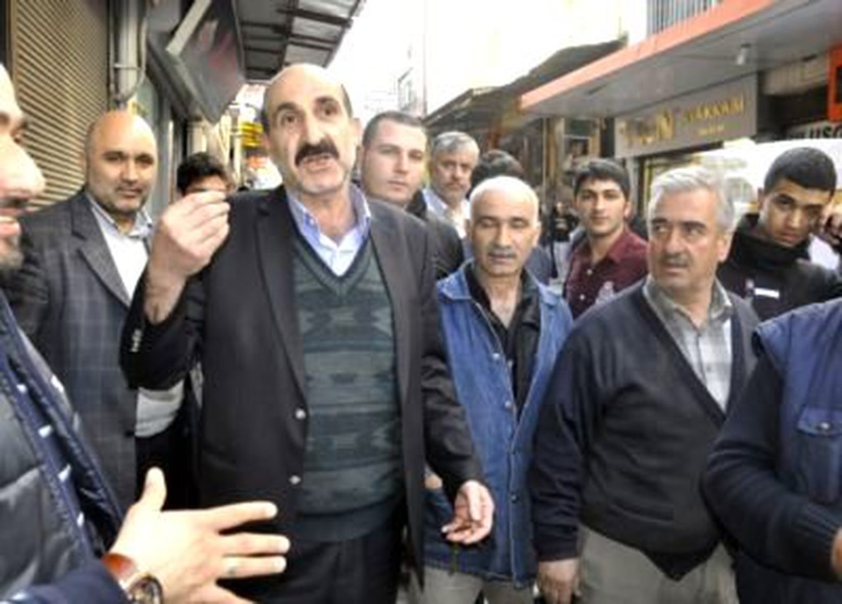 Beyazıt Esnafı İkiye Bölündü