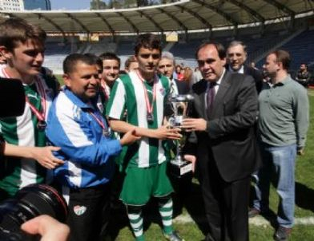 Bursaspor Nıke Premıer Cup'ta Şampiyon Oldu