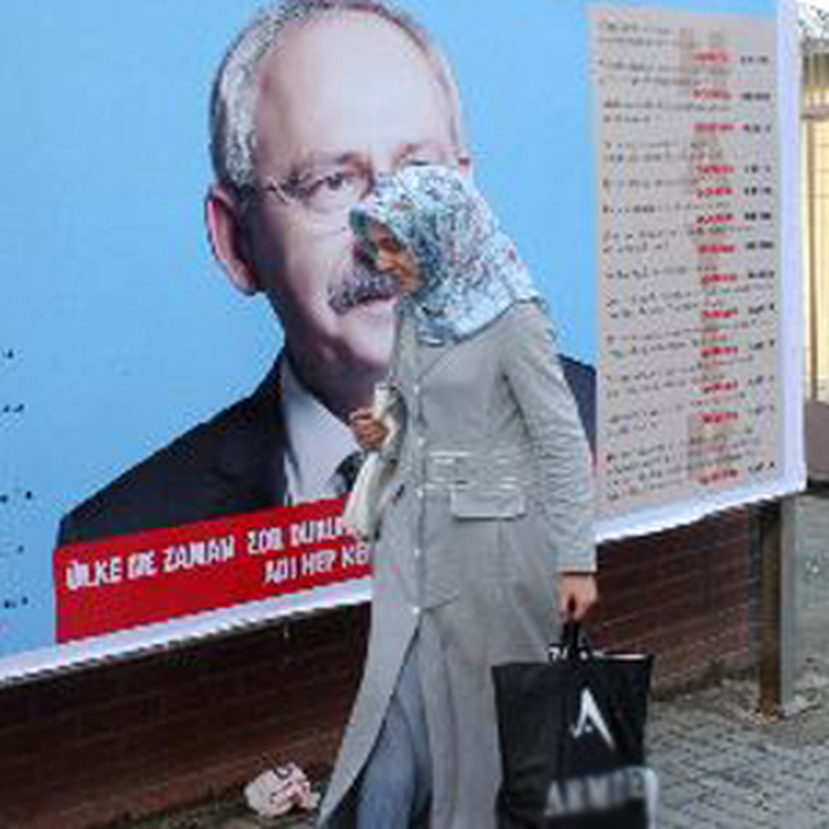 CHP'den Türban Takanlara Ağır Hakaret