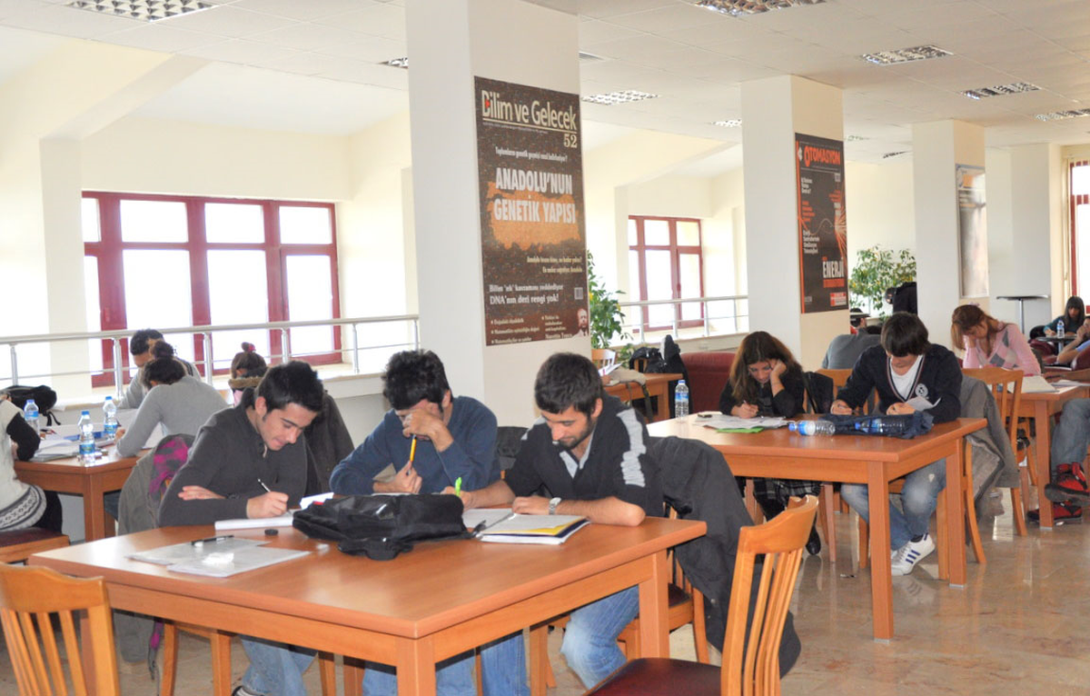 Çomü\'lüler 17 Bin Dergiye ve 1 Milyondan Fazla Tam Metine Ücretsiz Ulaşabiliyor