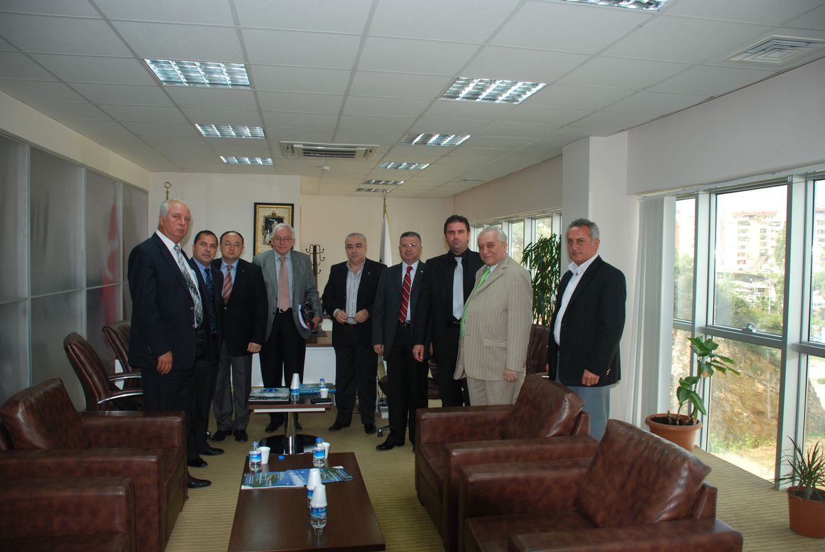 Deniz Ticaret Odası İzmir Şubesı Yönetimi Kuşadası Ticaret Odası\'nı Ziyaret Etti