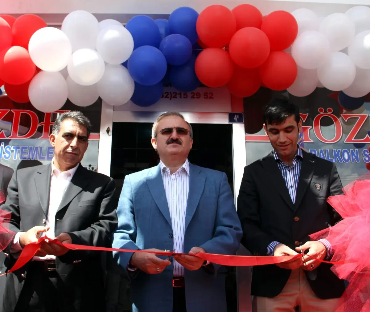 Deprem Bölgesi Van\'da İşyeri Açılışı