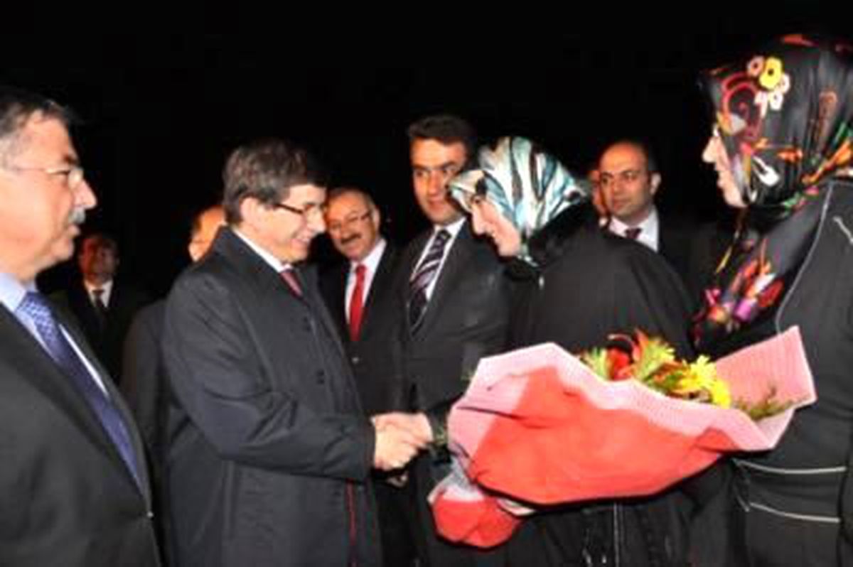 Dışişleri Bakanı Ahmet Davutoğlu Sivas\'ta