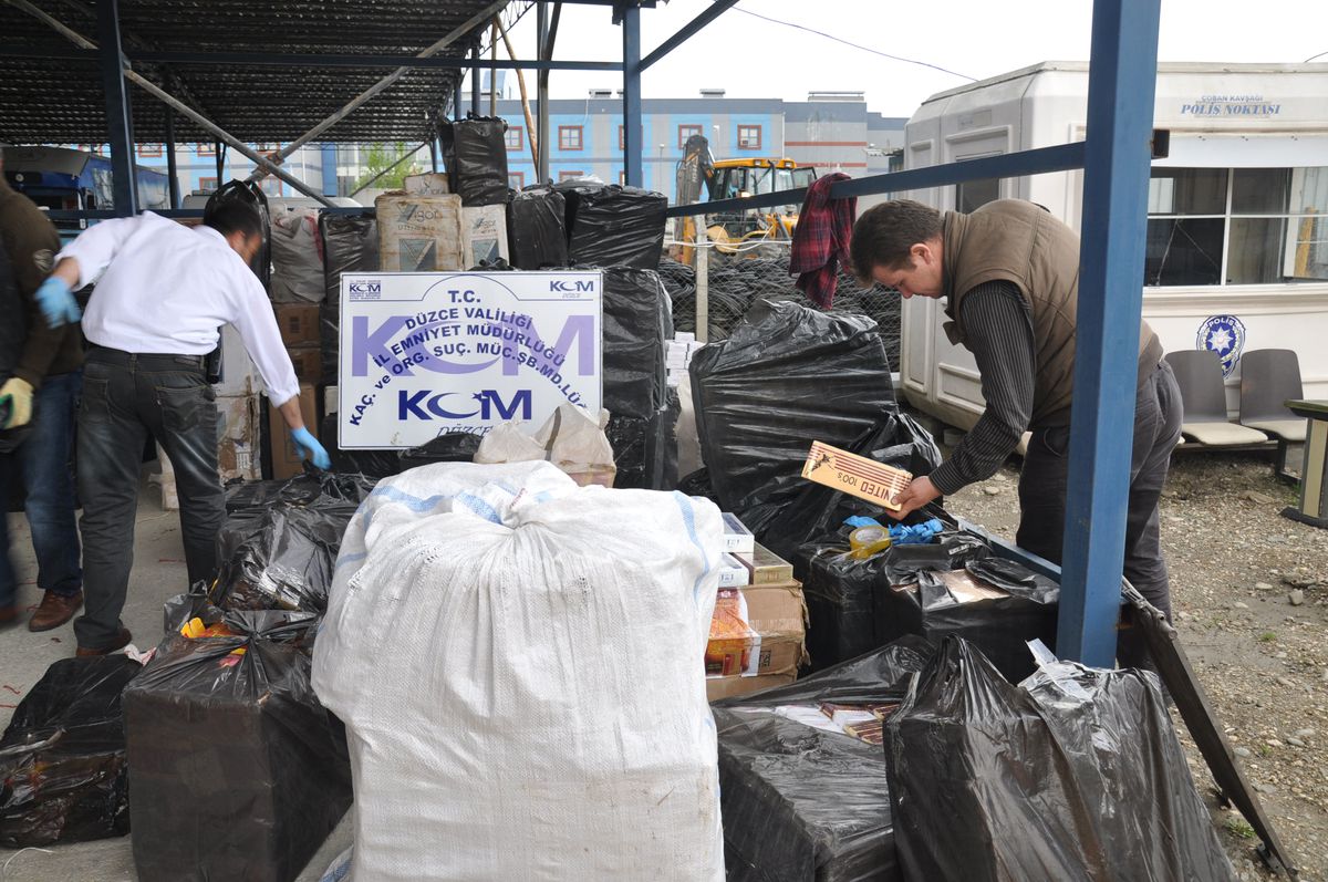 Düzce\'de 110 Bin Paket Kaçak Sigara Ele Geçirildi