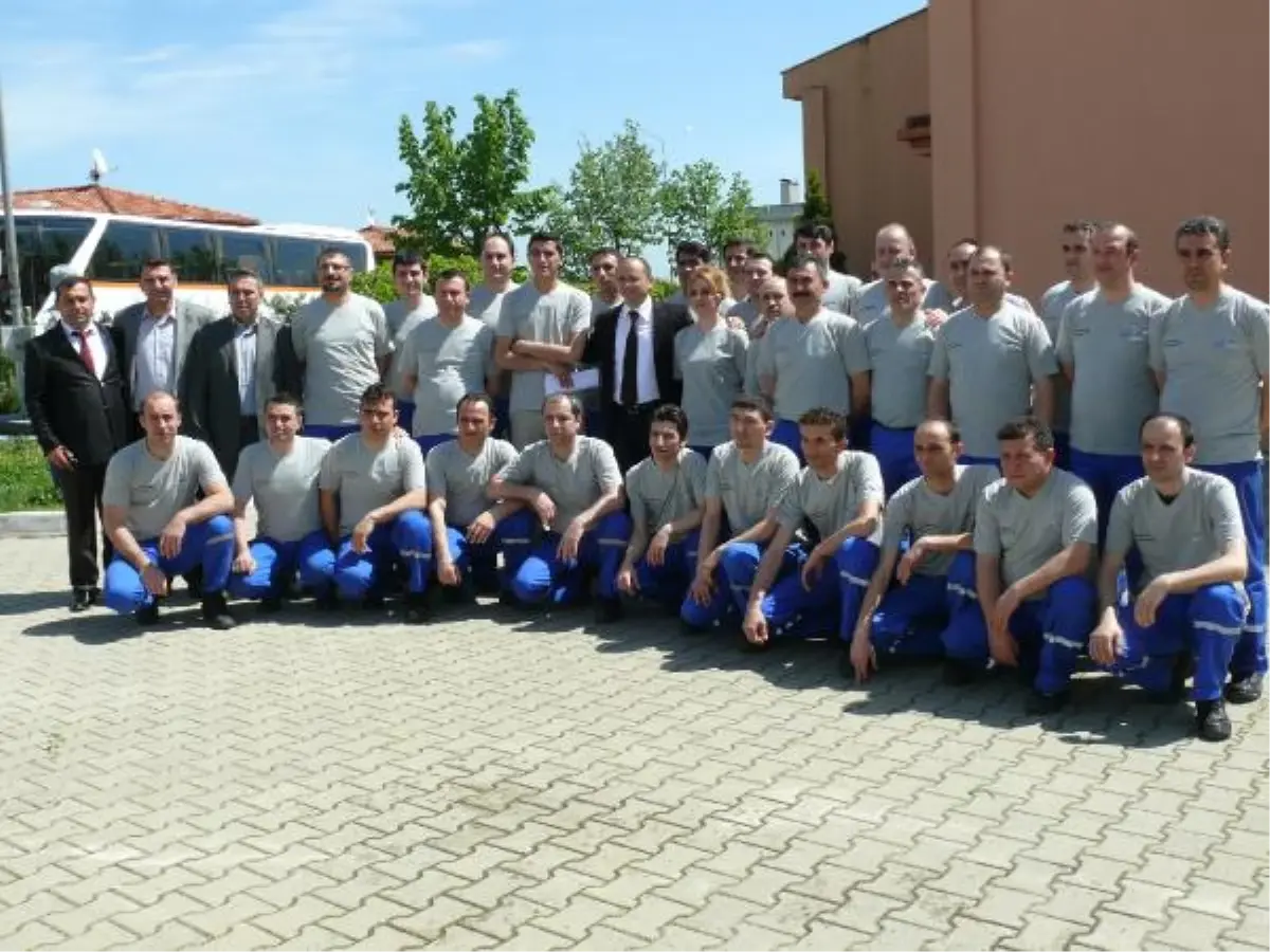 Ford Çalışanları, Çocuk Köyü Evlerini Boyadı