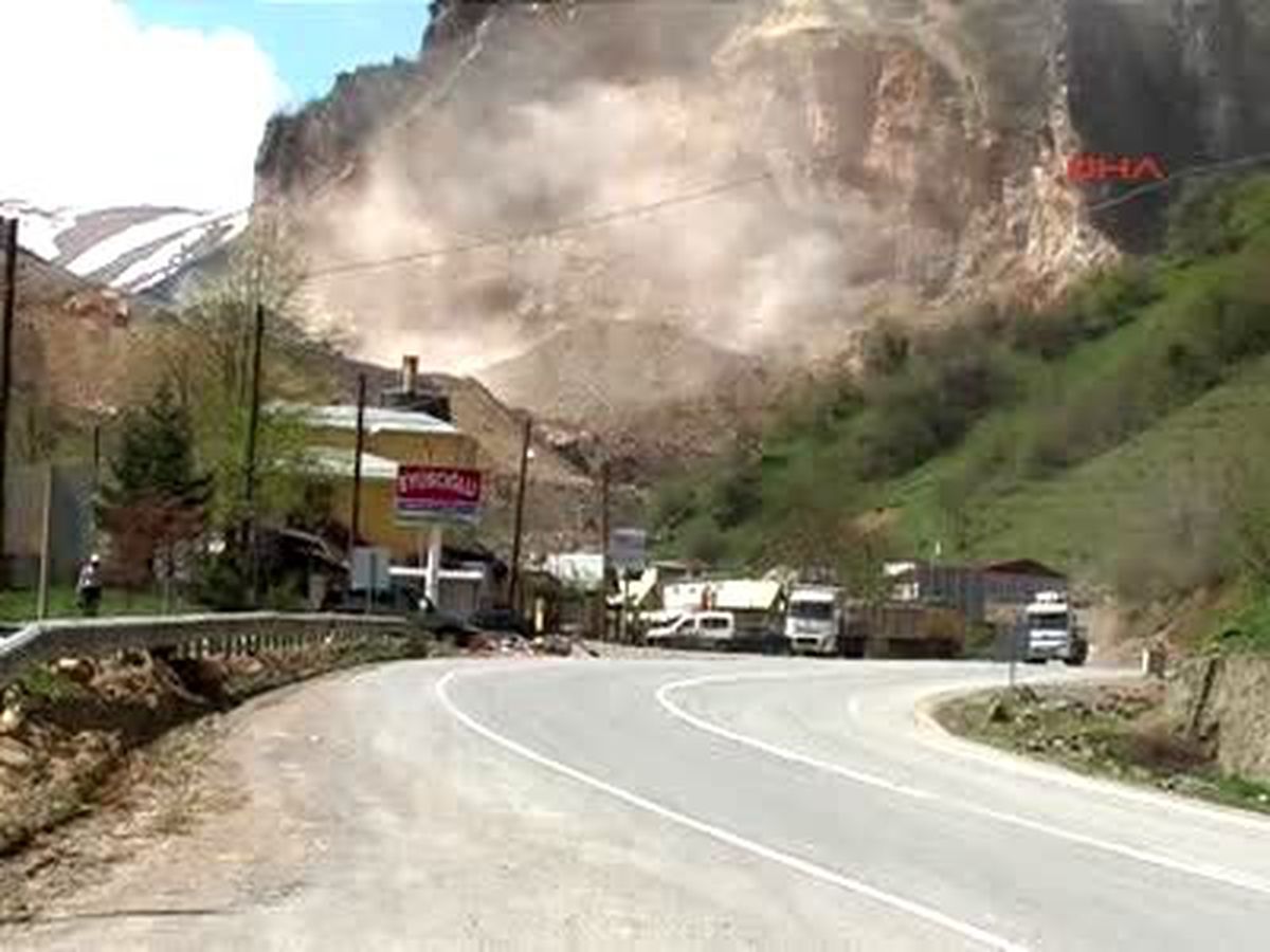 Gümüşhane Karayolu Ulaşıma Kapandı