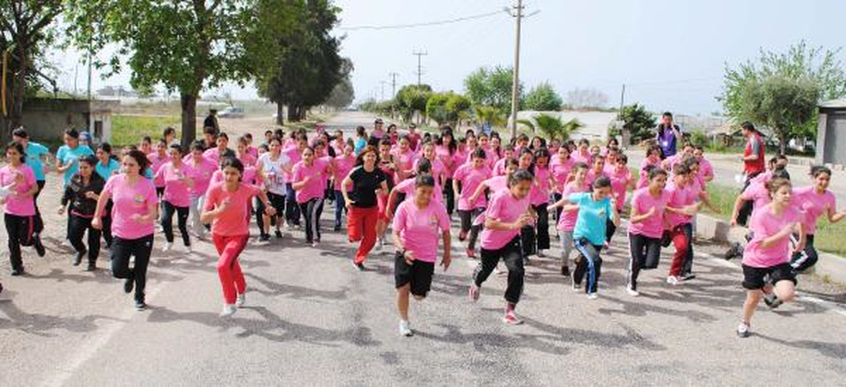 Halk Koşusunu, 55 Yaşındaki İngiliz Turist Kazandı