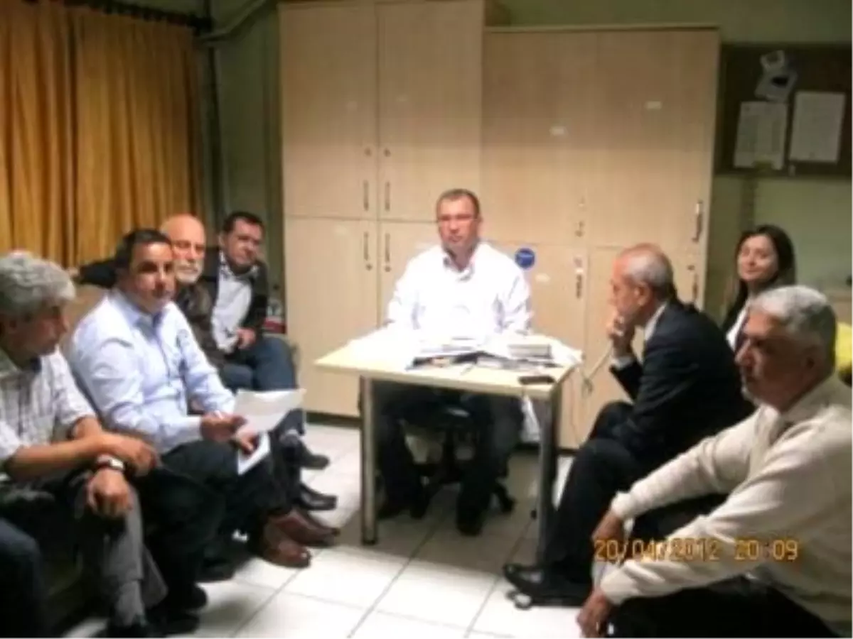 Hasta Yakınından Doktorlara Bıçaklı Saldırı