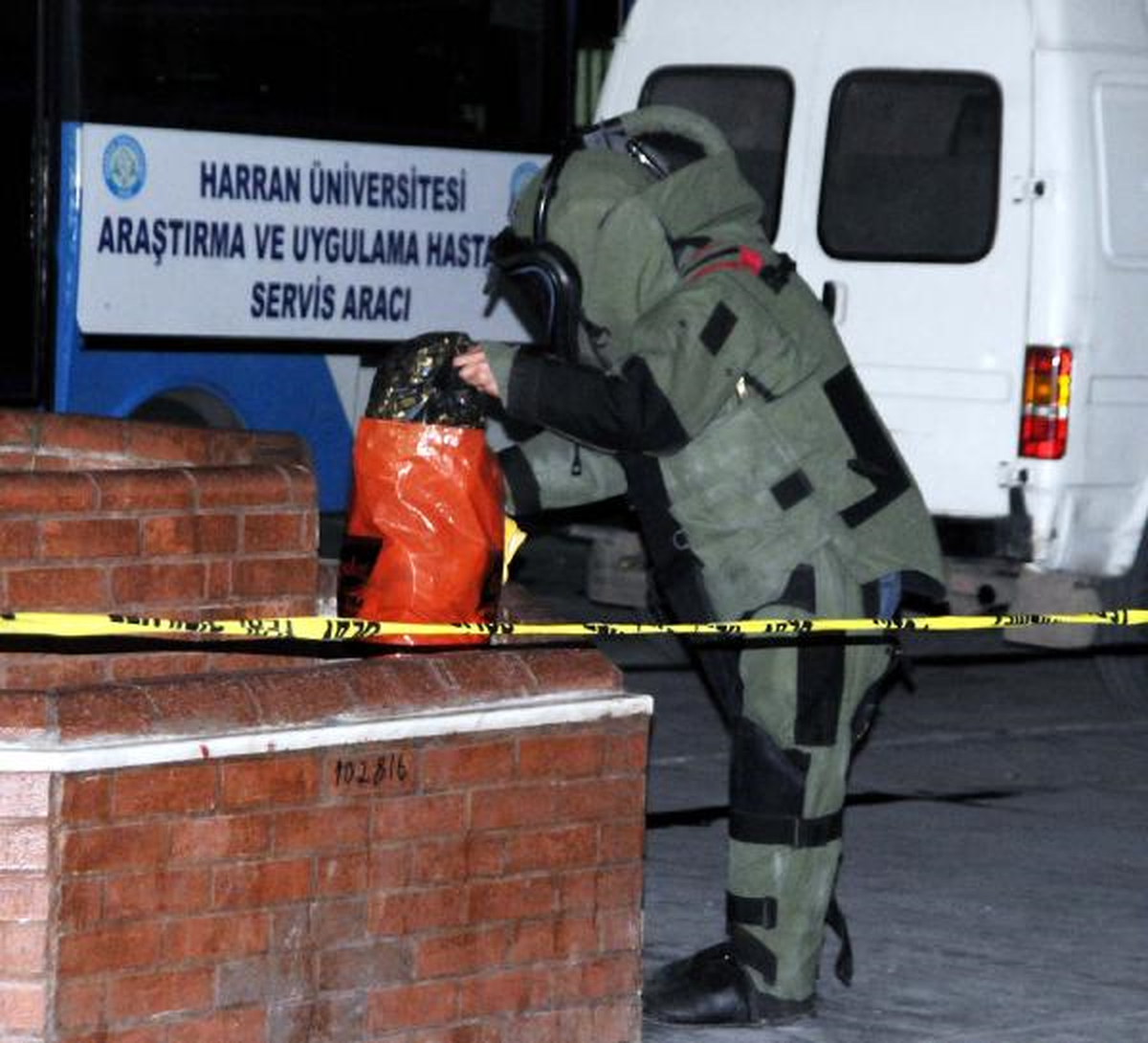Hastane Bahçesinde Şüpheli Poşet Paniği