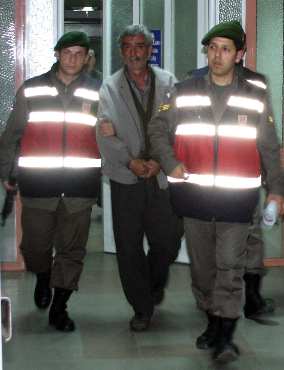 İzmir'de Uyuşturucu Operasyonu