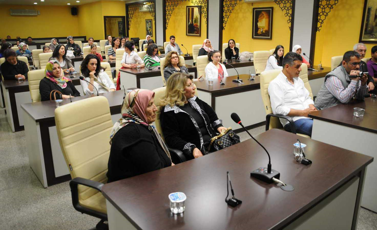 İzmir\'deki Şanlıurfalılar Yıllar Sonra İlk Kez Memleketlerine Geldi