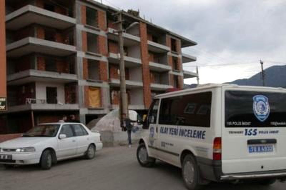 Karabük\'te Park Kavgası: 2 Yaralı