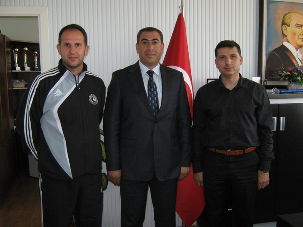 Karatecilerden Düzce Gençlik Spor İl Müdürüne Ziyaret