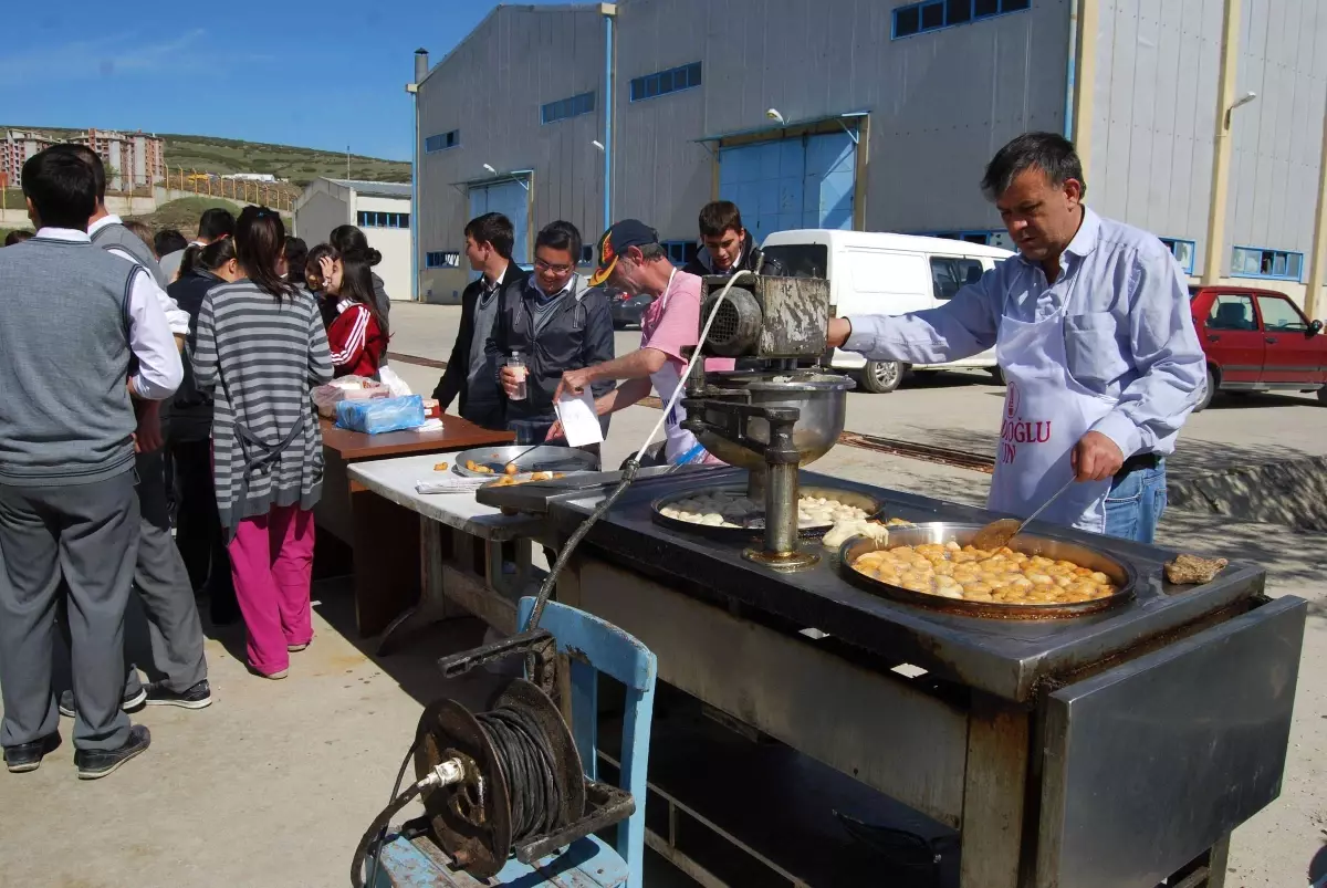 Kula'da Öğrencilerden Kutlu Doğum Haftası Programı