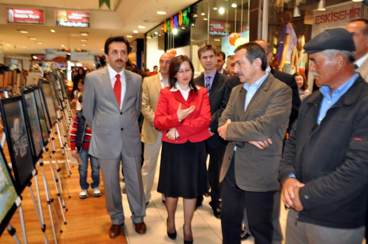 Lise Öğrencilerinden Espark\'ta Resim Sergisi