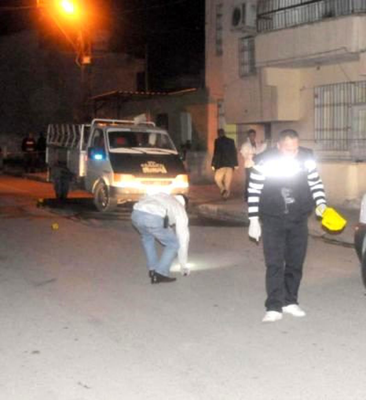 Mersin\'de Evlere Molotof Kokteyli Atıldı