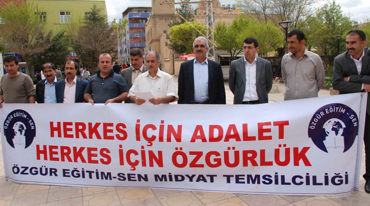 Midyat'ta İçişleri Bakanı Şahin'e Tepki