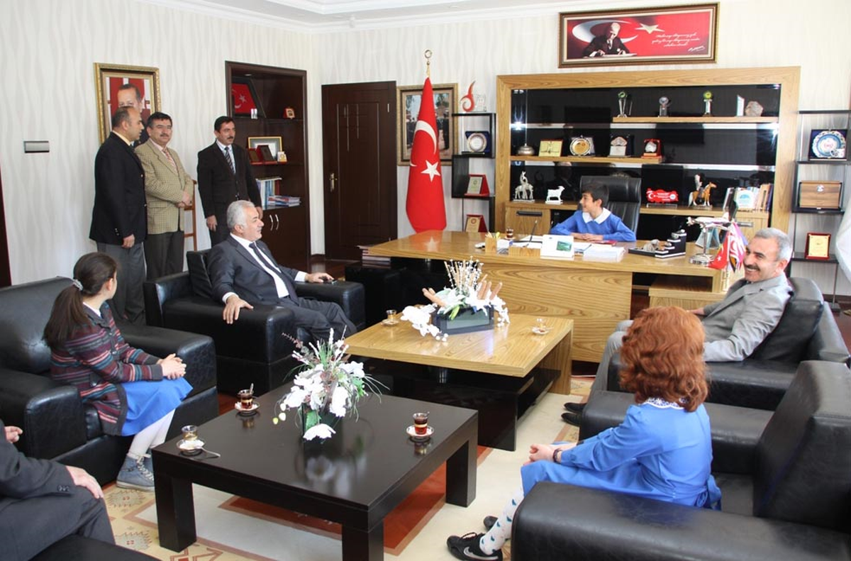 Minik Başkan Talimat Yağdırdı