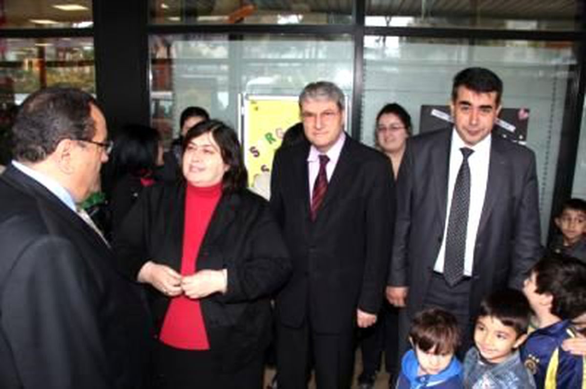 Miniklerden \'Şiddete Son\' Çağrısı