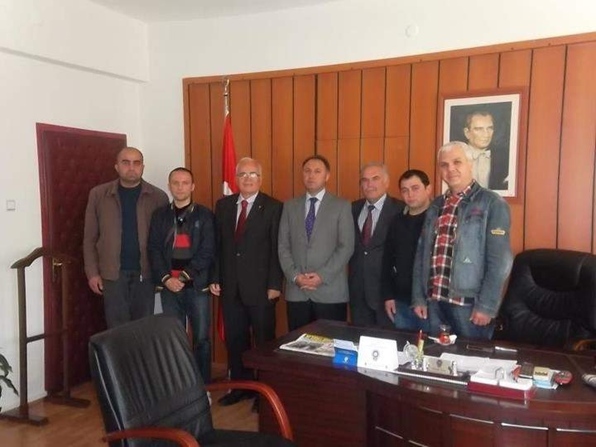 Motosiklet Tutkunu Gençlerden Salihli Emniyeti\'ne Ziyaret