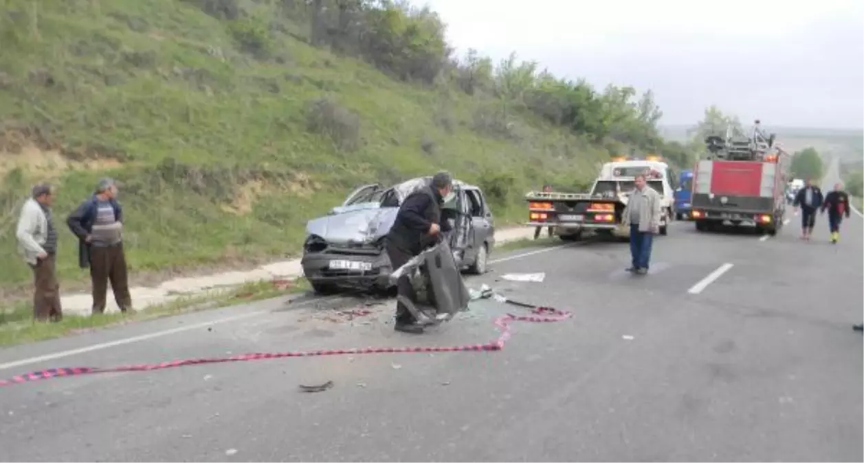 Kamyona Çarpan Öğretmen Öldü