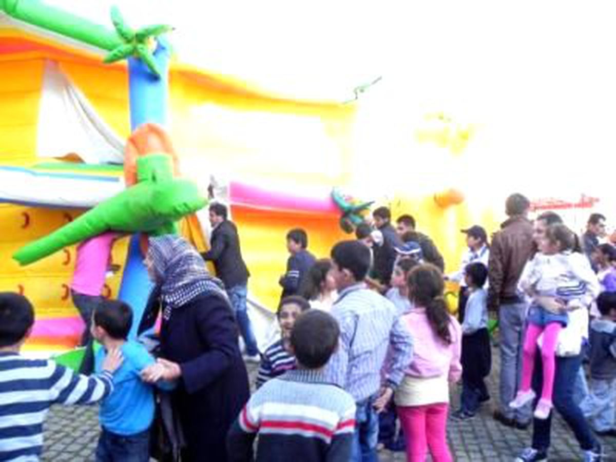Şişme Oyun Parkuru Devrildi, Çocuklar Tehlike Atlattı
