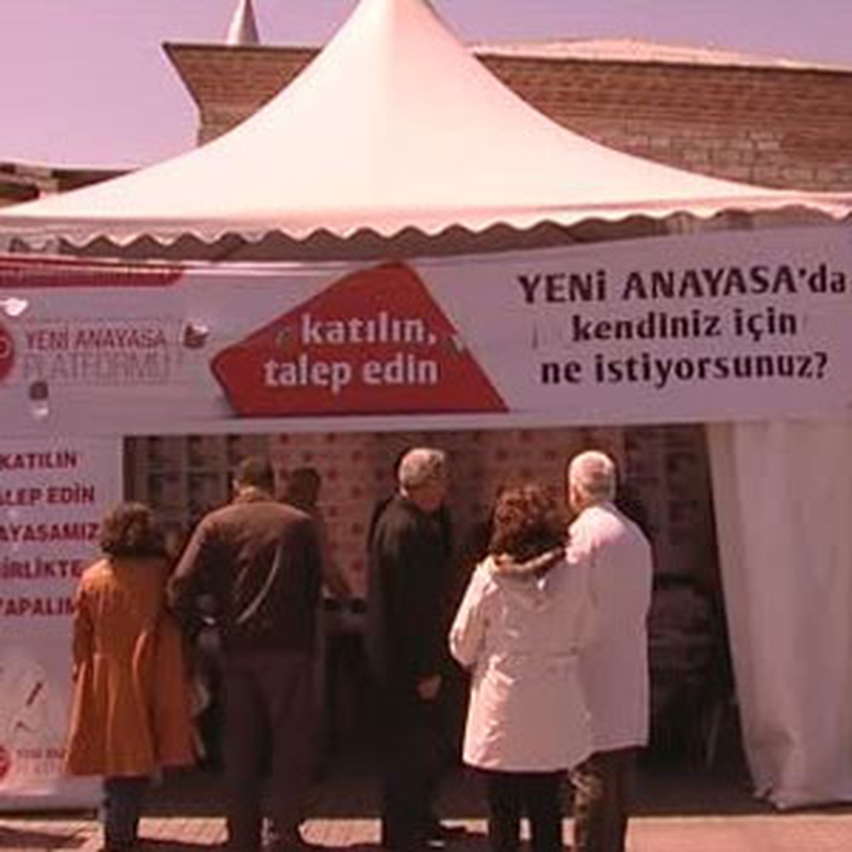 Taksim Meydanı\'nda \'Yeni Anayasa Çadırı\'