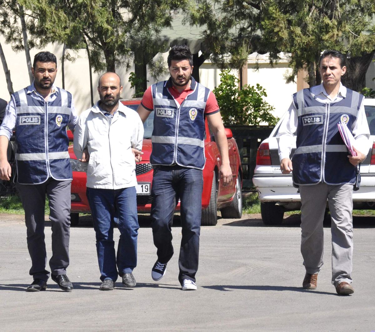 Tefecilerden Aldığı Borcu Ödeyemeyince PTT'yi Soymaya Kalktı