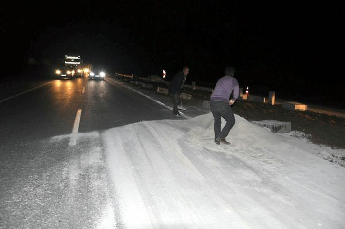 Transit Karayolunda 3 Kişinin Yaralandığı Kazaya Açık Davetiye