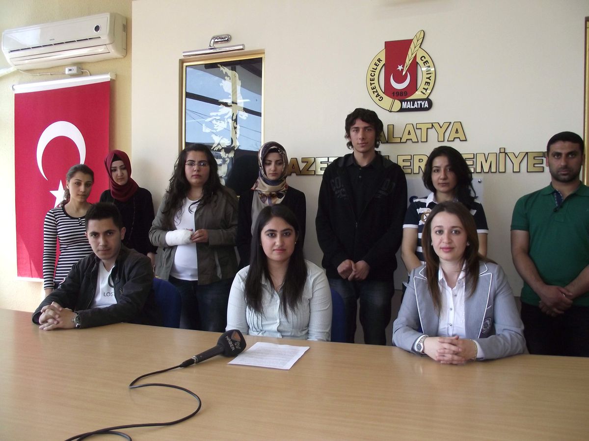 Üniversite Öğrencilerinden YÖK\'e Tepki