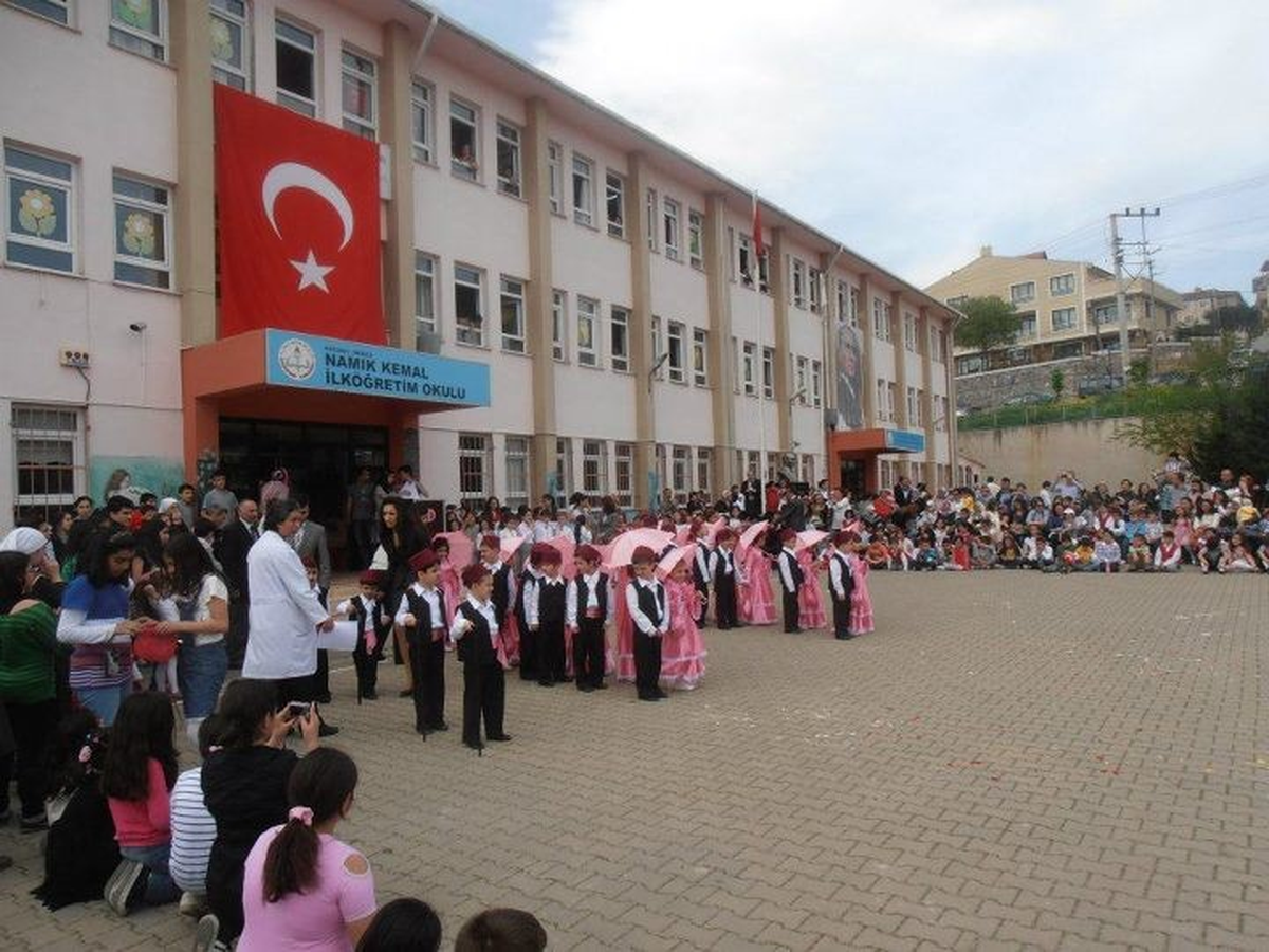 23 Nisan\'a Bir Adım Önden Girdiler