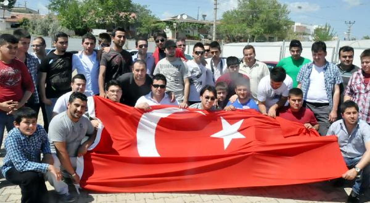 Antalya\'da \'Pahalı Benzin\' Protestosu