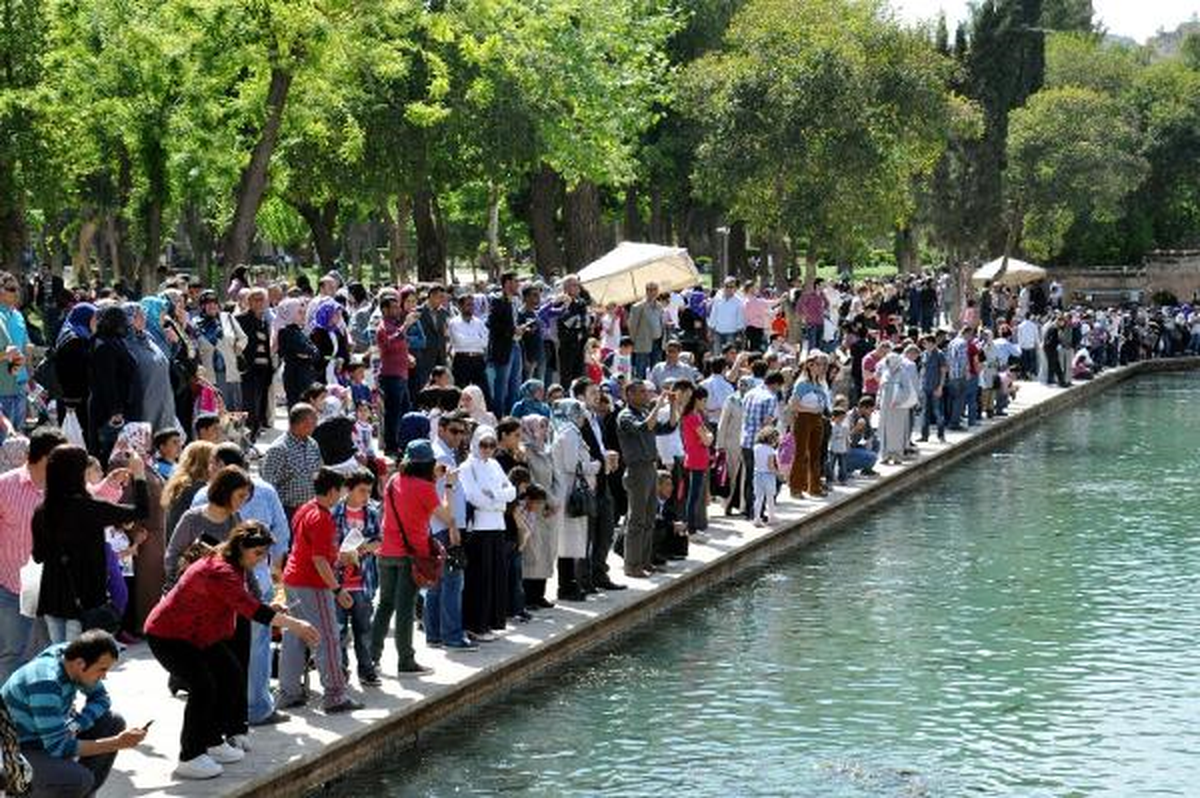 Balıklıgöl\'e Turist Akını