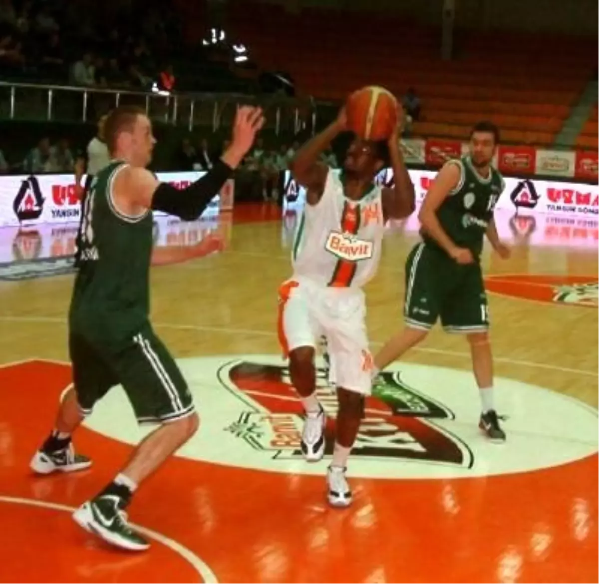 Banvit- Aliağa Petkim: 101-77