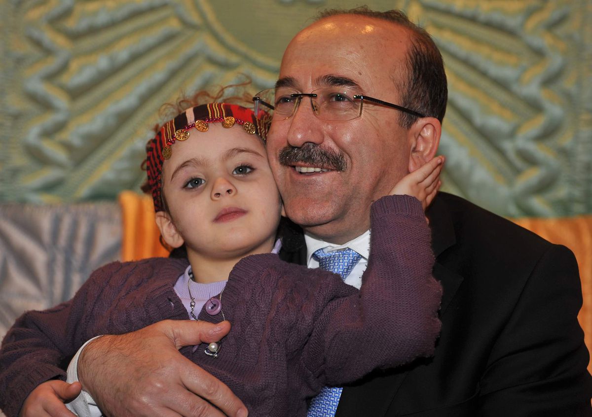Belediye Başkanı Gümrükçüoğlu\'dan 23 Nisan Mesajı
